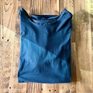 Ari Navy short Sleeve raw edge T-Shirt